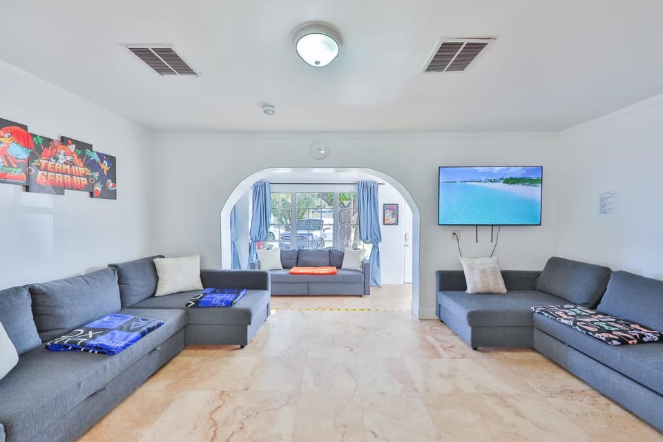 Family Casa Tranquila de 4 dormitorios House in Hollywood