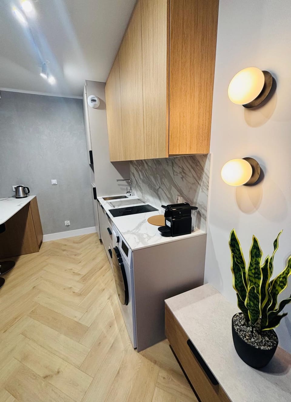 Kitchen or kitchenette, microwave, oven, kitchen