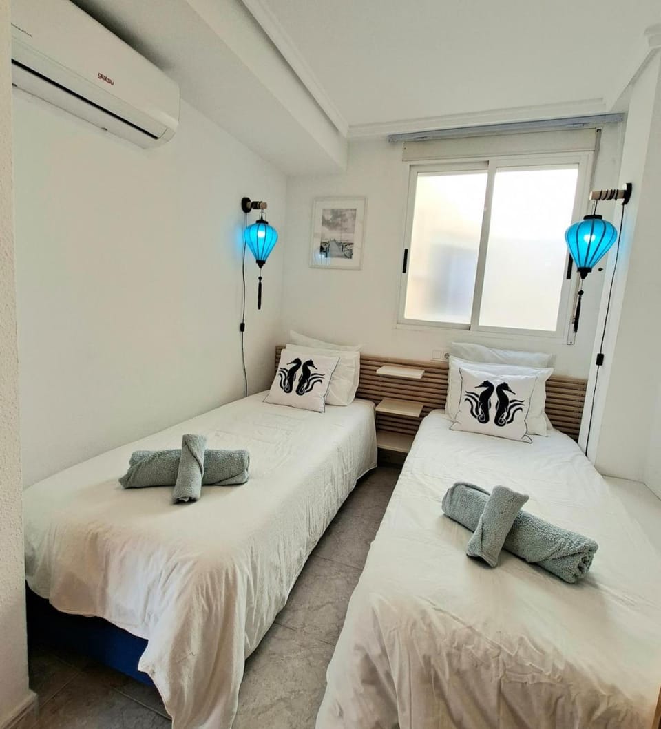 Bed, Bedroom, air conditioner