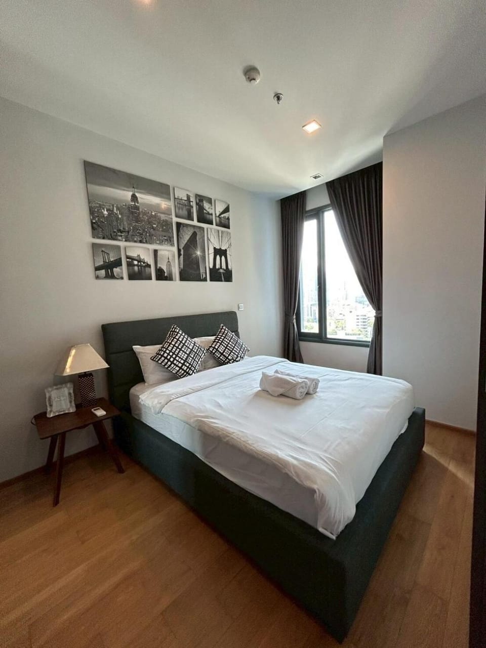 Thonglor BTS Prime Pool gym Netflix city Apartment in Bangkok