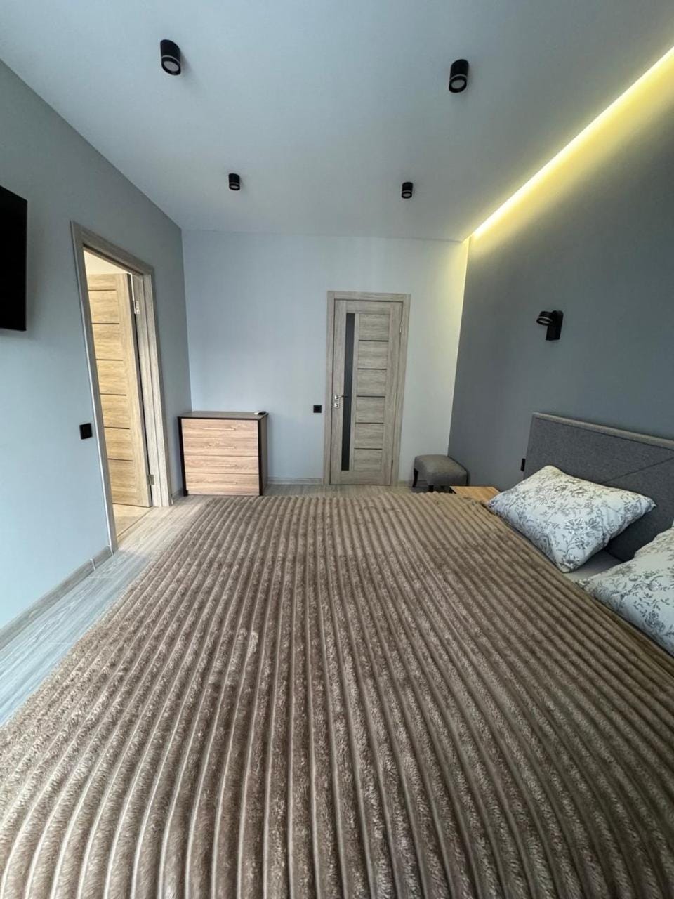Home z40 Apartment in Lviv