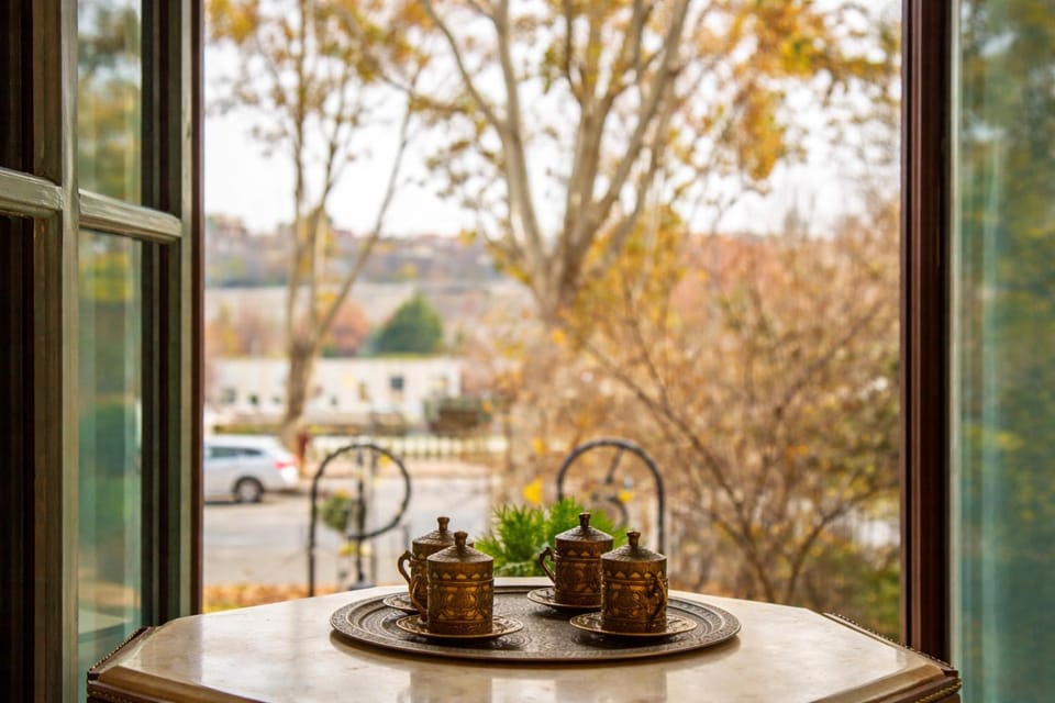 Spring, Day, Bird's eye view, Garden, View (from property/room), View (from property/room), Balcony/Terrace, Food and drinks, Dining area, Garden view, Garden view, Landmark view, Landmark view, River view, River view, Street view, Street view, Quiet street view, Inner courtyard view