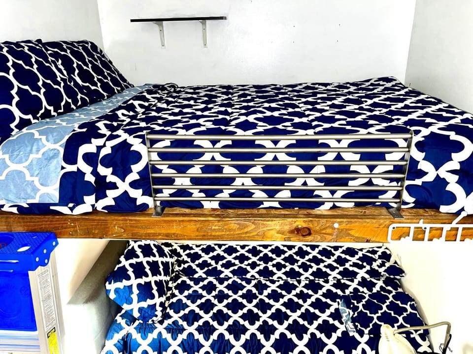 3 Bedroom Apt in LIC, 2 Stops to Manhattan! Apartment in Roosevelt Island