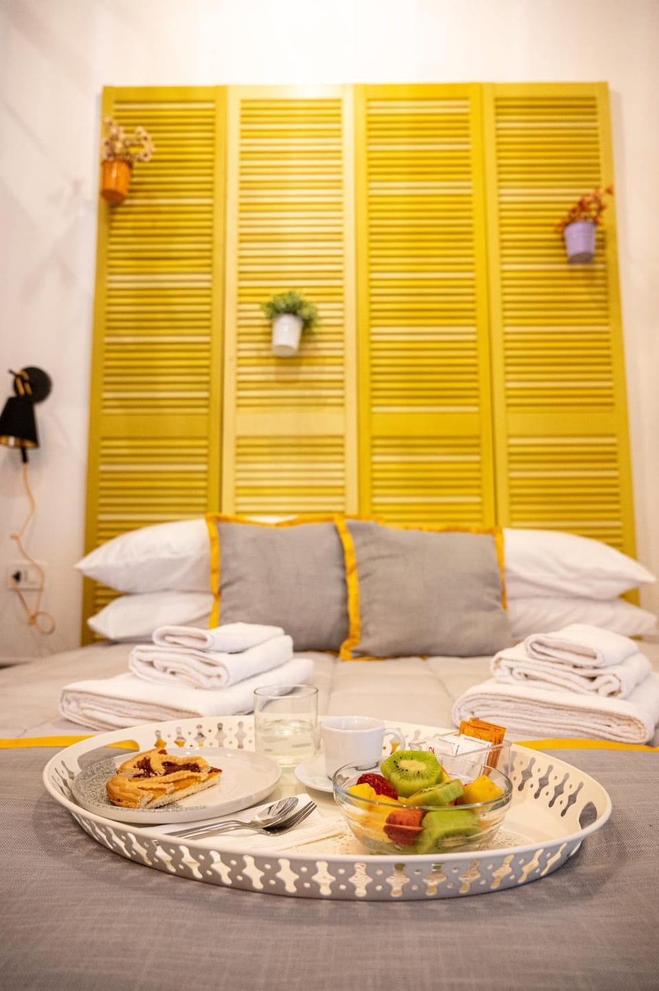 Bed, Bedroom, Breakfast