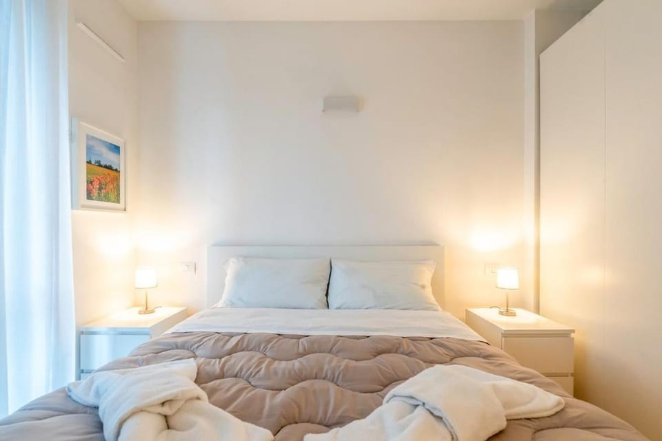 Luminoso e ristrutturato con doppio balcone e WiFi Apartment in Milan