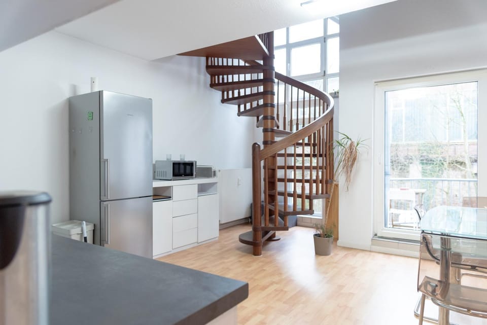 Dining area, kitchen