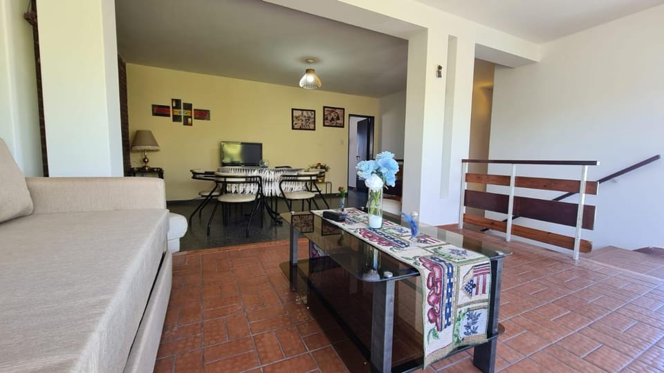 Communal lounge/ TV room, Living room, Seating area