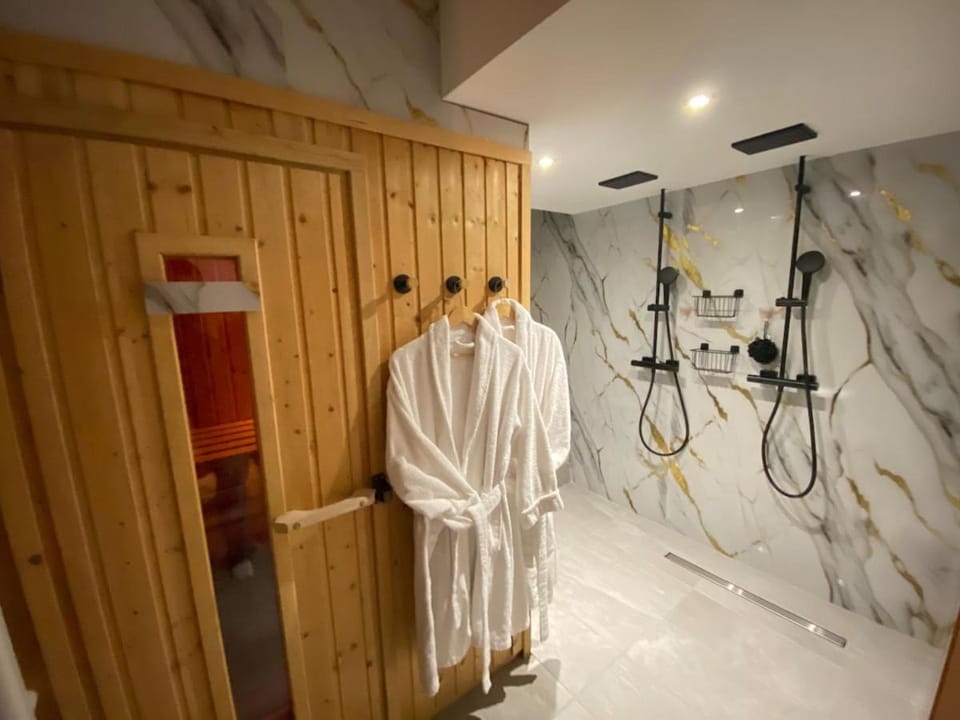 Studio avec sauna et jacuzzi Apartment in Saint-Raphael