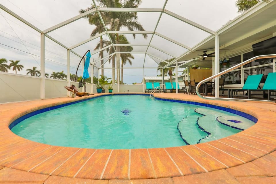 Cape Coral Family Prestige RR-01846 House in Cape Coral