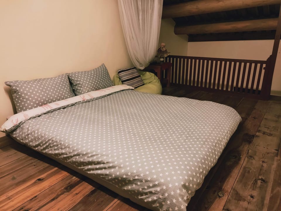 Bedroom, bunk bed