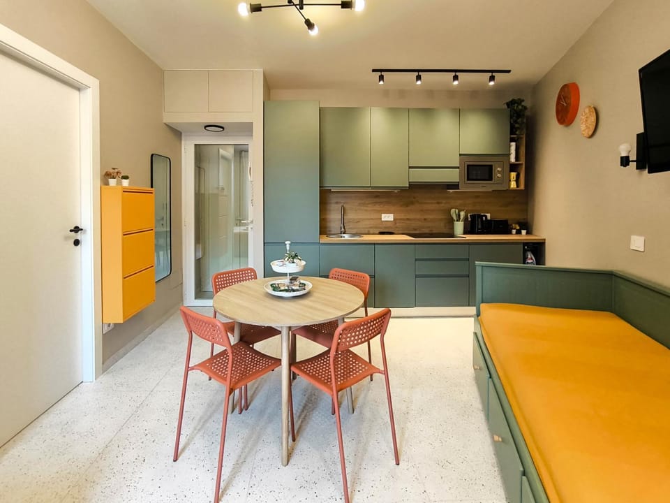 Kitchen or kitchenette, kitchen