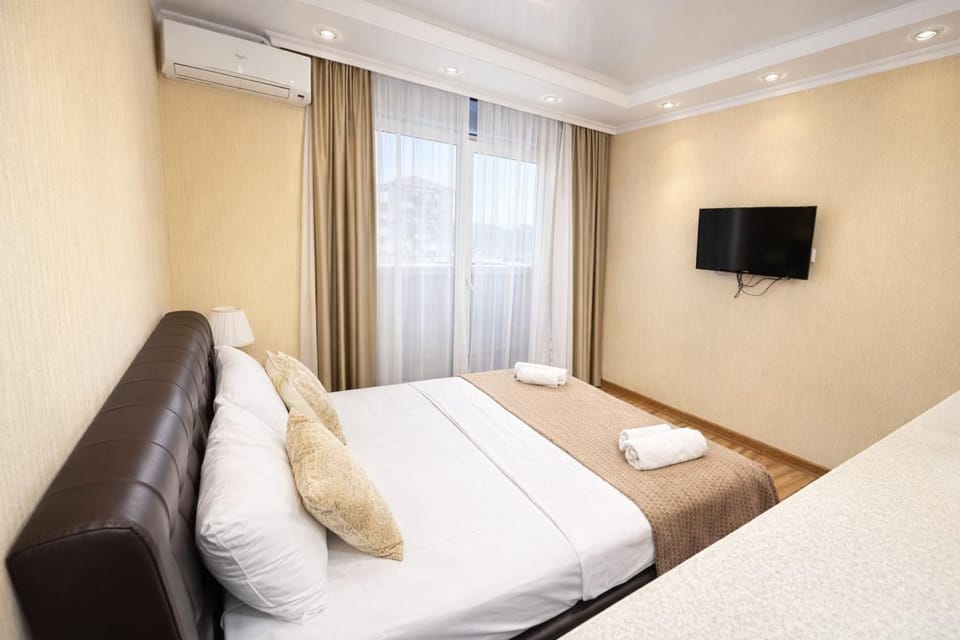 Bed, TV and multimedia, Sea view, air conditioner