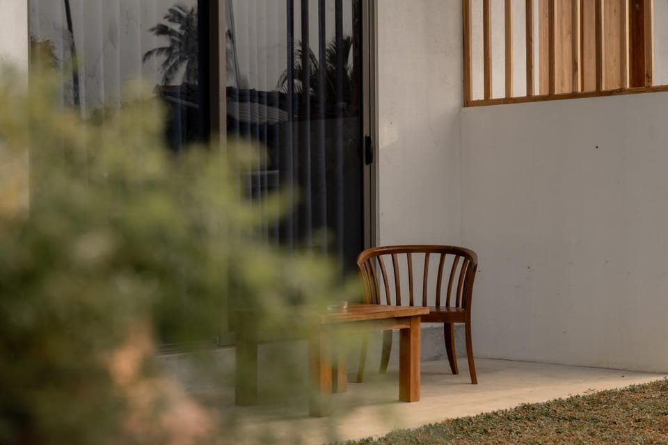 Property building, Day, Balcony/Terrace