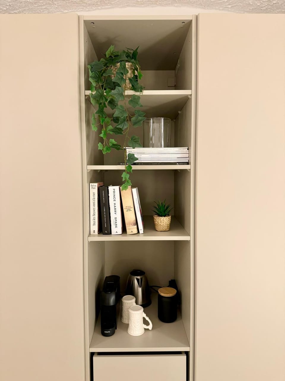 Library, Coffee/tea facilities