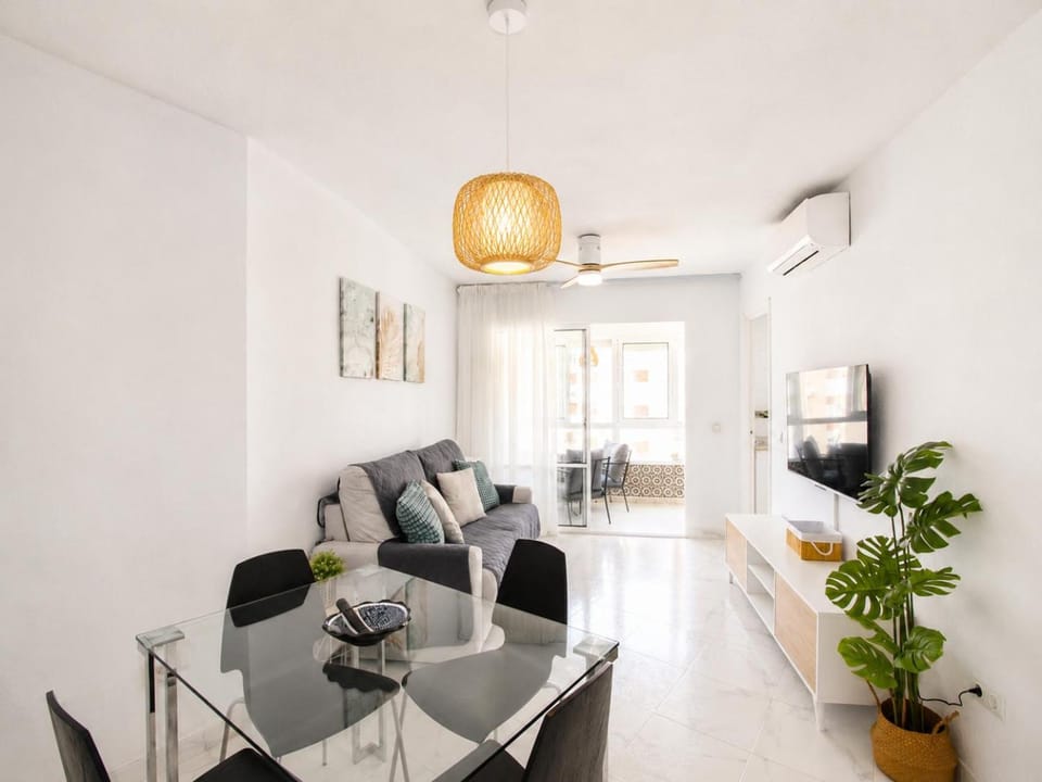 Communal lounge/ TV room, Living room, Dining area
