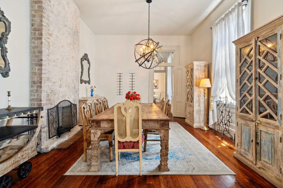Bright Villa w Heated Pool & Pool Table 5br 4ba Villa in Gretna