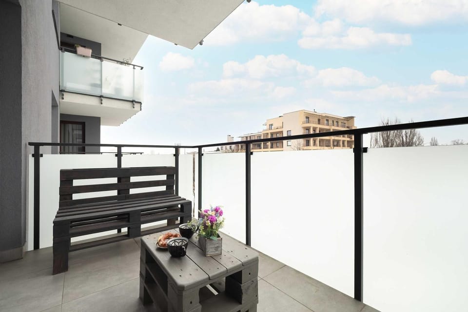 Property building, Day, View (from property/room), Balcony/Terrace