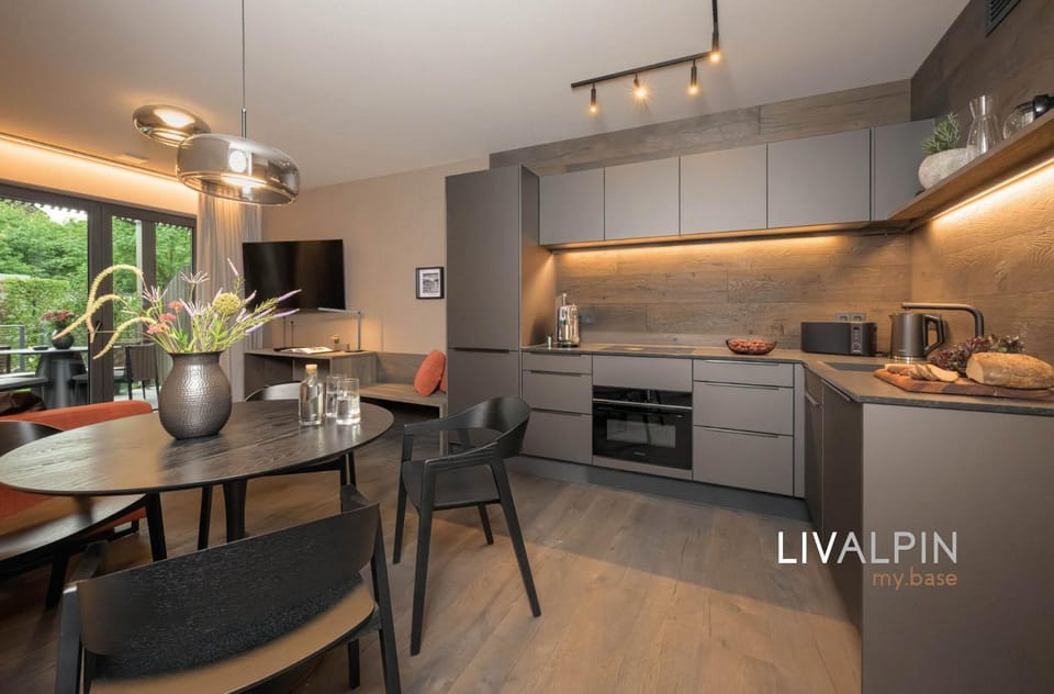 Kitchen or kitchenette, Dining area, dishwasher, oven, stove, toaster
