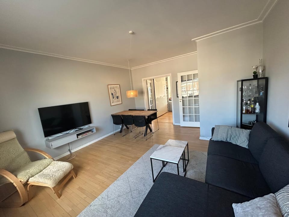 Communal lounge/ TV room