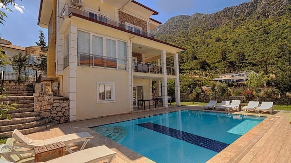 Property building, Day, Natural landscape, Mountain view, Swimming pool