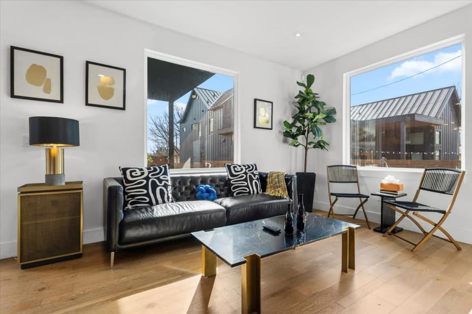 Stylish Austin Stay 3BR 2BA Pet-Friendly House in South Congress