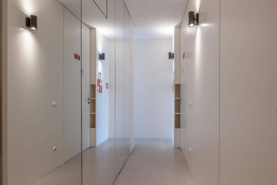 Modern Flat with balcony on Rua das Flores - 3rd Apartment in Porto