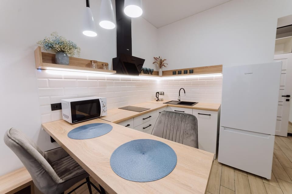Kitchen or kitchenette, kitchen
