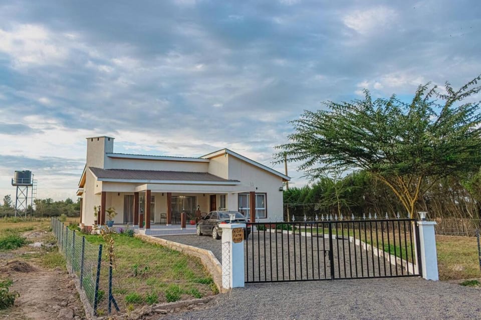 Emylubs Farmhouse near Ol Pejeta Conservancy Villa in Kenya