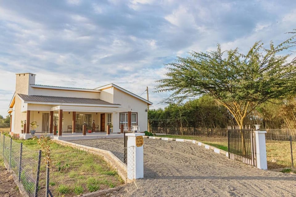 Emylubs Farmhouse near Ol Pejeta Conservancy Villa in Kenya