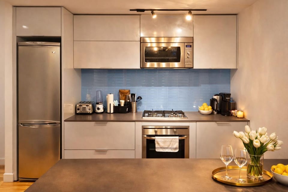 Pacific Pearl Apartment in Vancouver