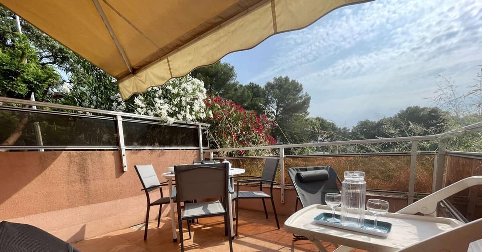 Day, View (from property/room), Balcony/Terrace, Dining area