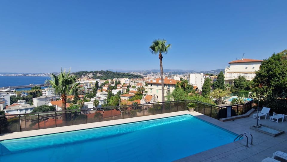 City view, Swimming pool