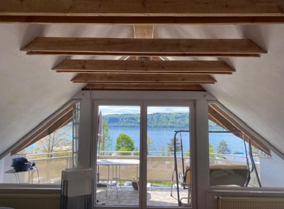 100m zum See, Traumhafte Dachwohnung mit Seeblick Apartment in Überlingen