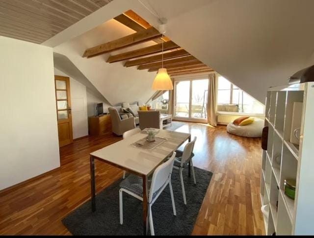 100m zum See, Traumhafte Dachwohnung mit Seeblick Apartment in Überlingen