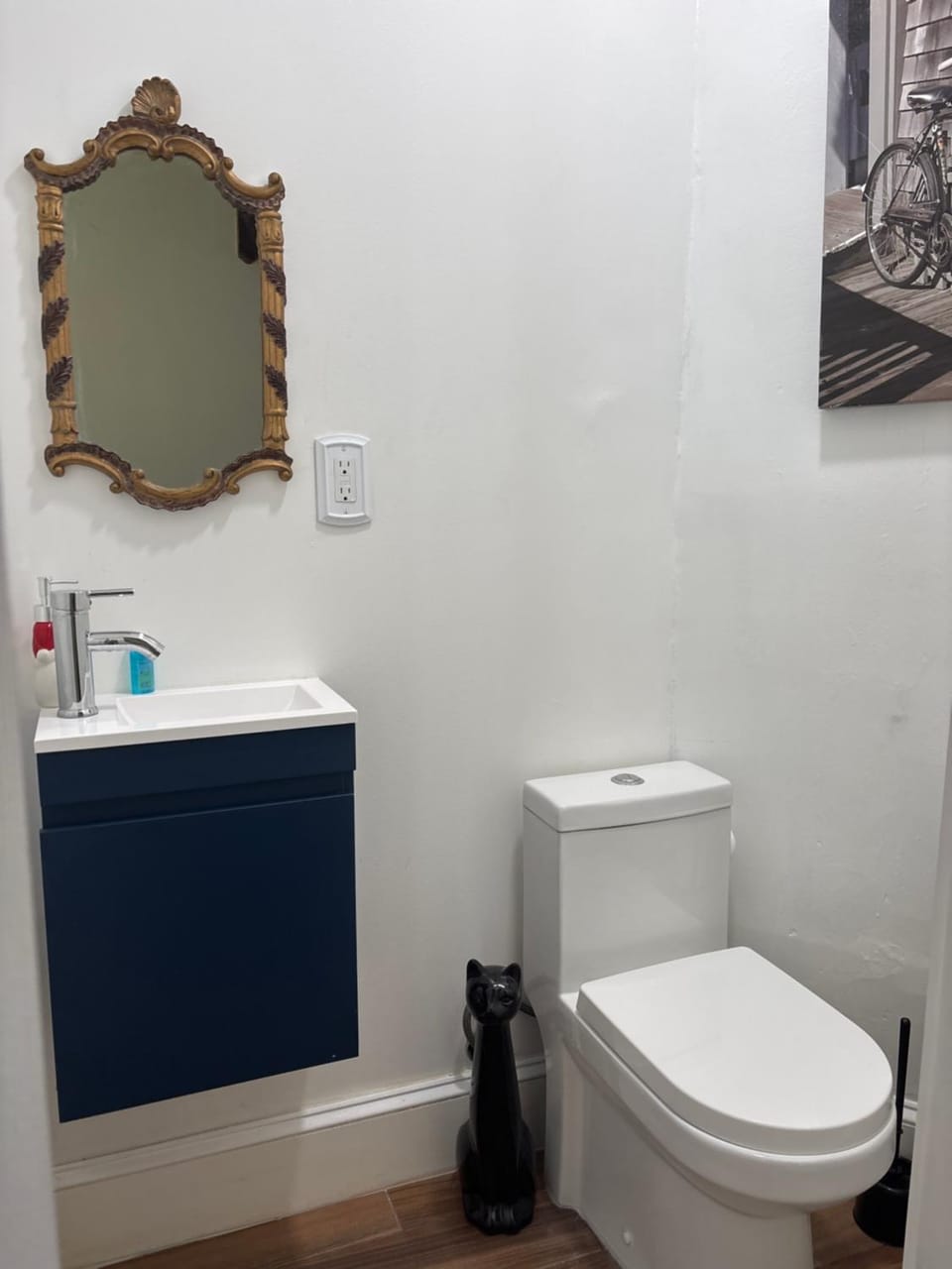 Boston Private Bedroom near train&buses Vacation rental in West Roxbury