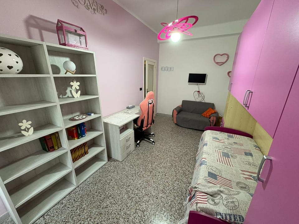 Sunny Side Apartment in Bari