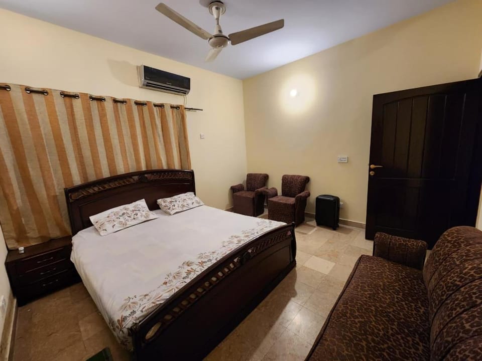 Bed, Bedroom, air conditioner