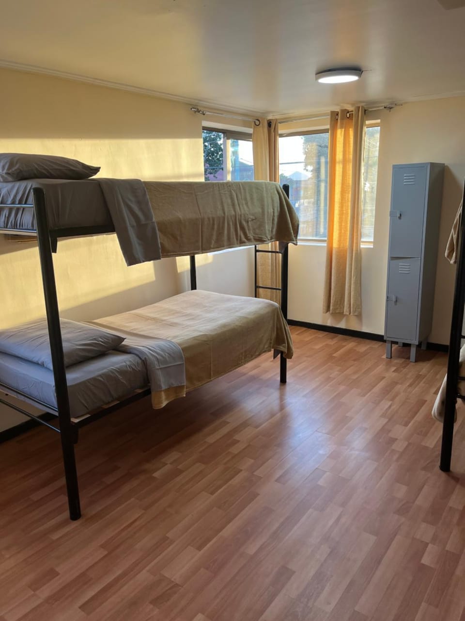 Fast Track SCL Airport Bed and Breakfast in Santiago