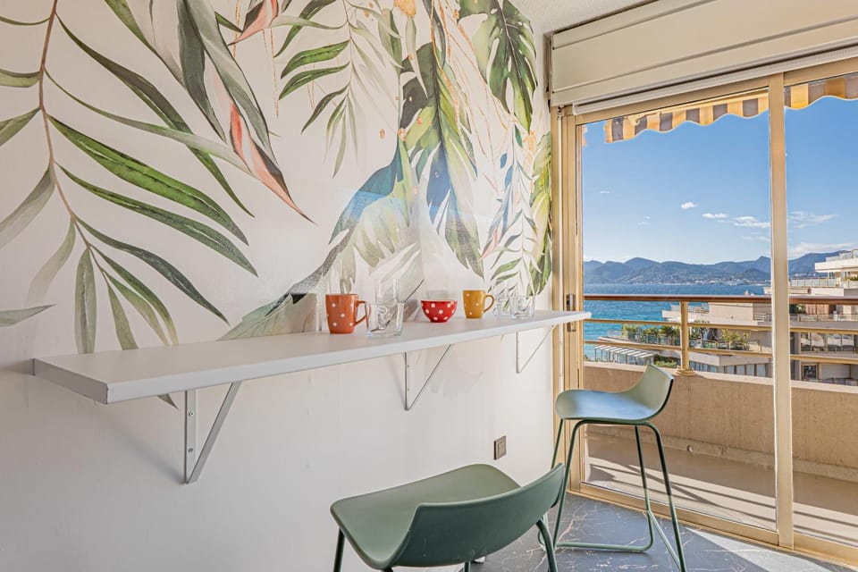 Elégant 2 pièces - accès mer direct vue splendide Apartment in Cannes