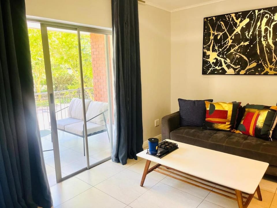 144 Mayfair Discerning Luxury and Ultimate Comfort Apartment in Cape Town