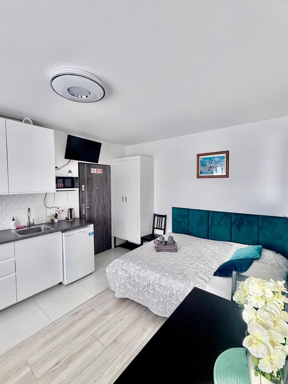 A&Y Apartments Airport Chopin Modzelewskiego Apartment in Warsaw