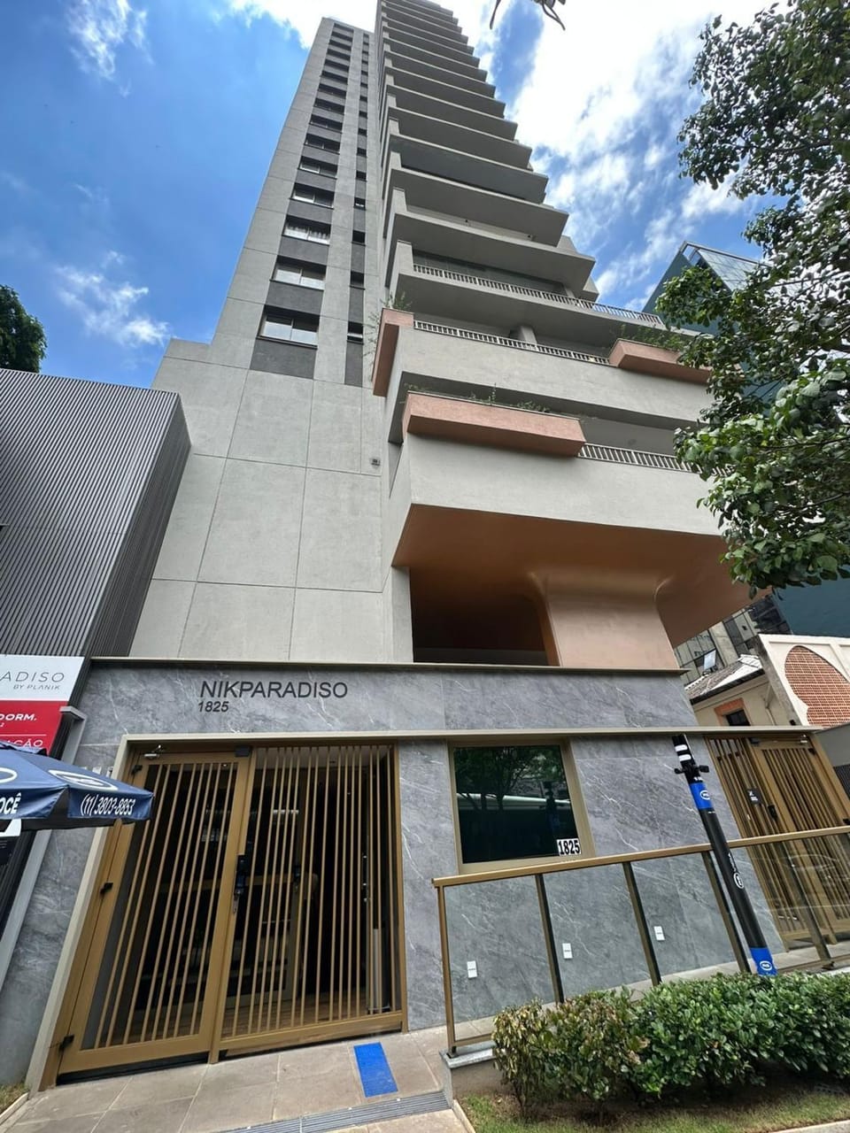Facade/entrance