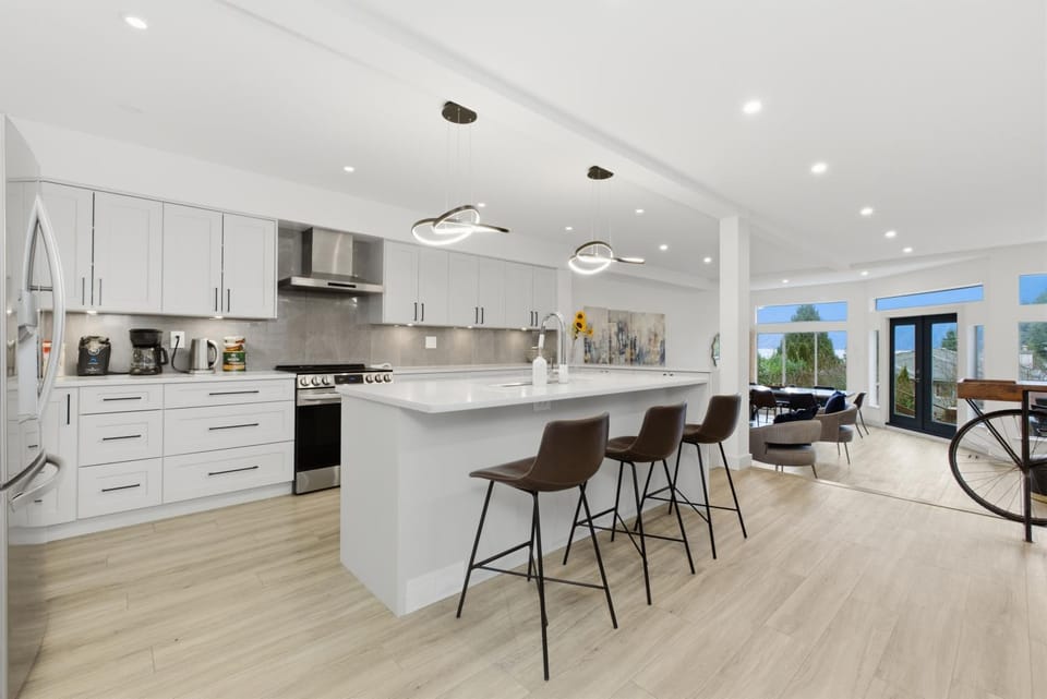 Patio, View (from property/room), Kitchen or kitchenette, Living room, Dining area