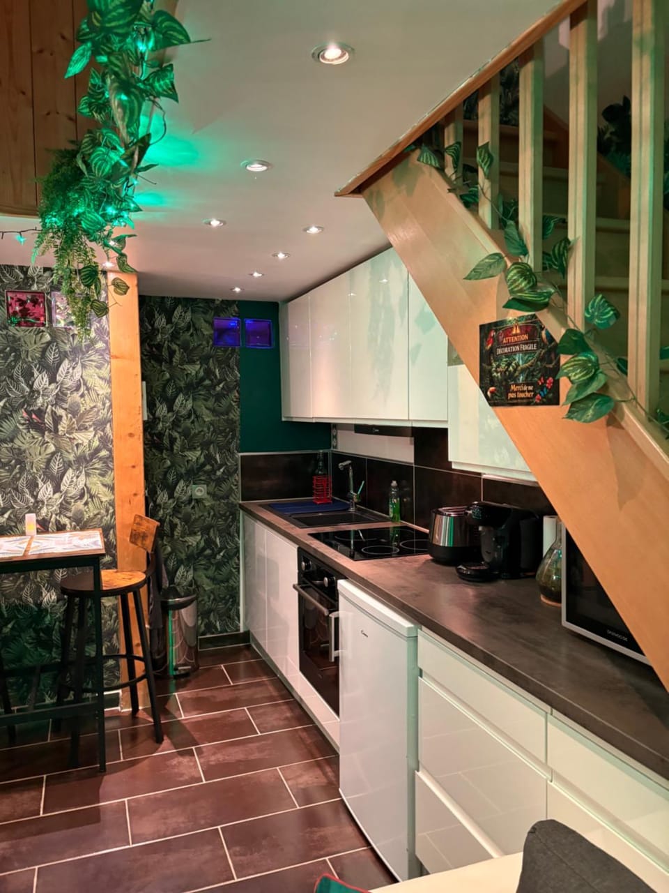 La JUNGLE et sa balnéothérapie House in Île-de-France