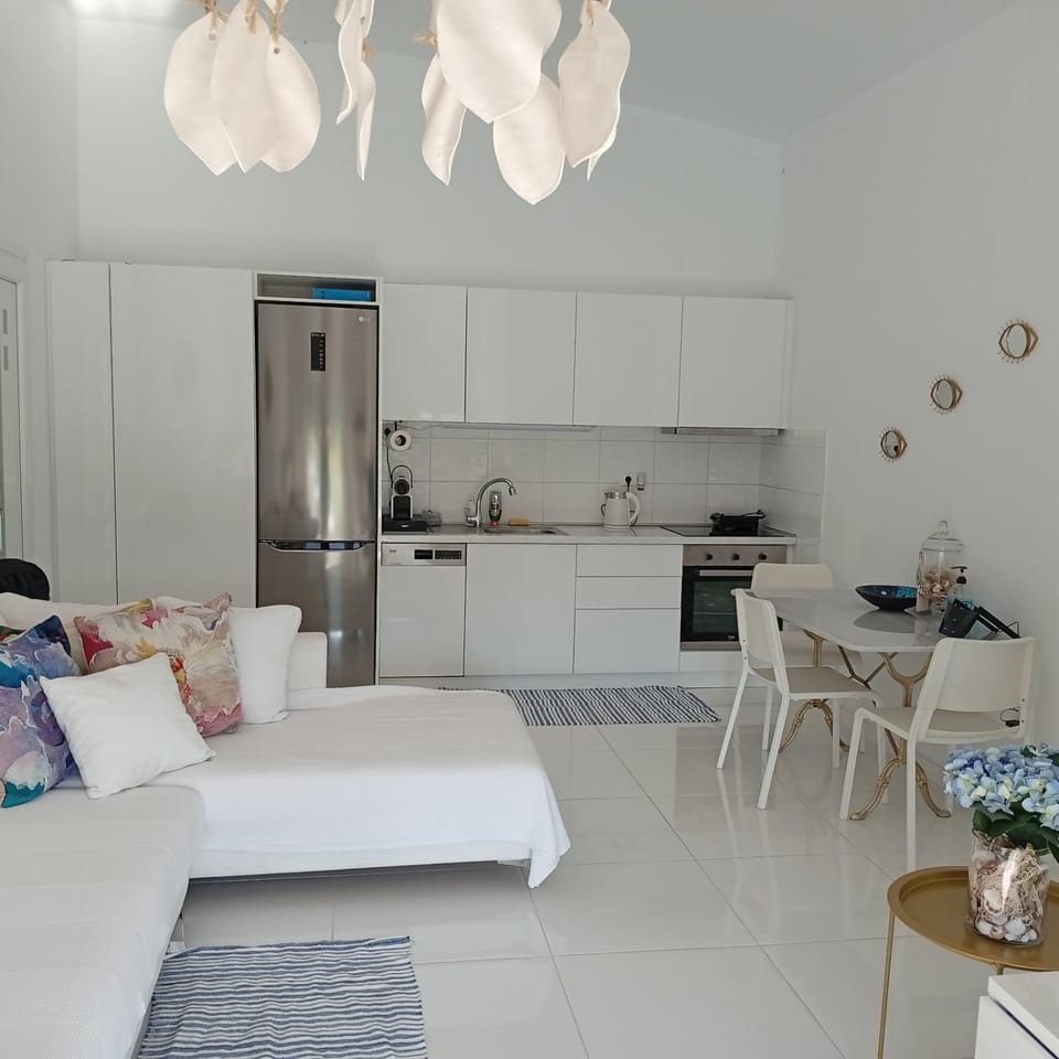Coffee/tea facilities, Kitchen or kitchenette, Living room, Seating area, Dining area, dishwasher, oven, stove, washing machine