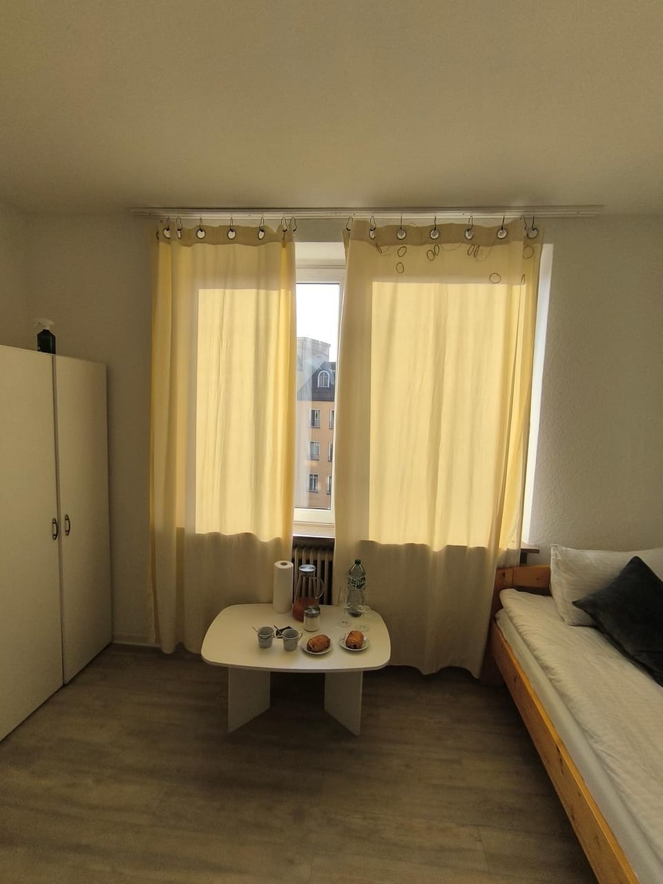 View (from property/room), Street view, Inner courtyard view