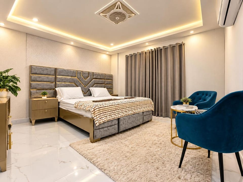 Bed, Photo of the whole room, Bedroom