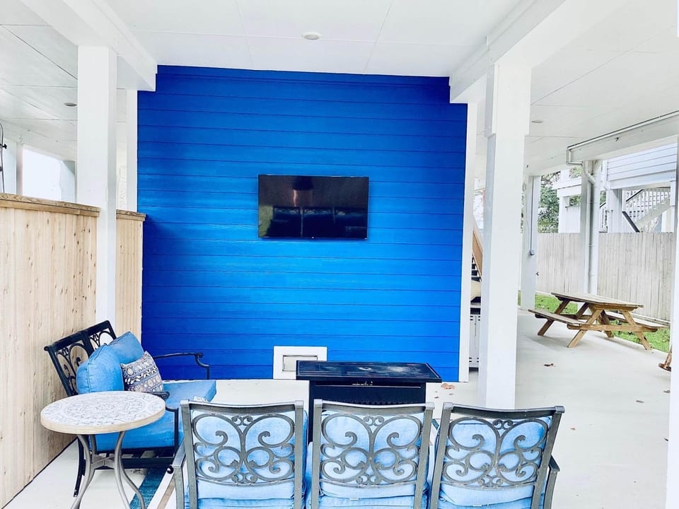 Kemah Marina Home for 8 House in League City