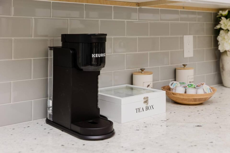 Coffee/tea facilities, Kitchen or kitchenette