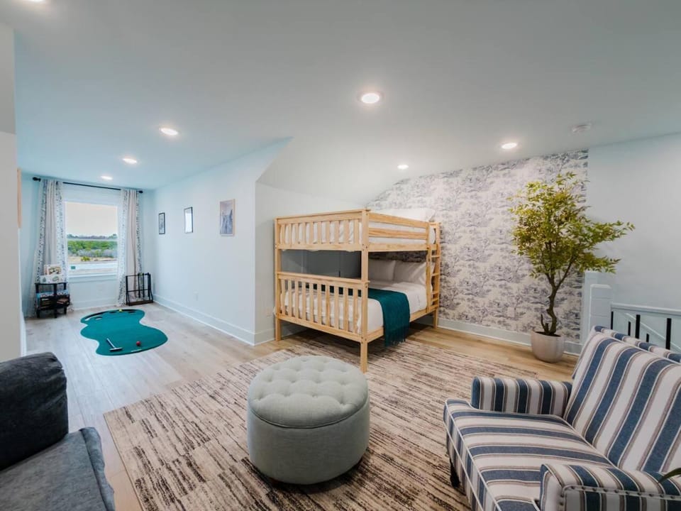 Communal lounge/ TV room, Bed, Minigolf, Bedroom, bunk bed